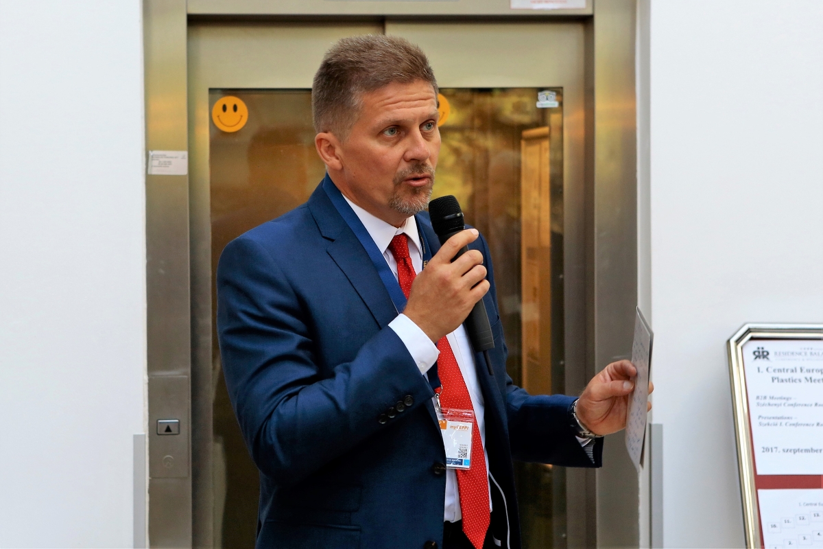 László Büdy from the company MyCeppi opened the meeting