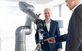 Stäubli Technology Days attract lectures and practical robotic installations